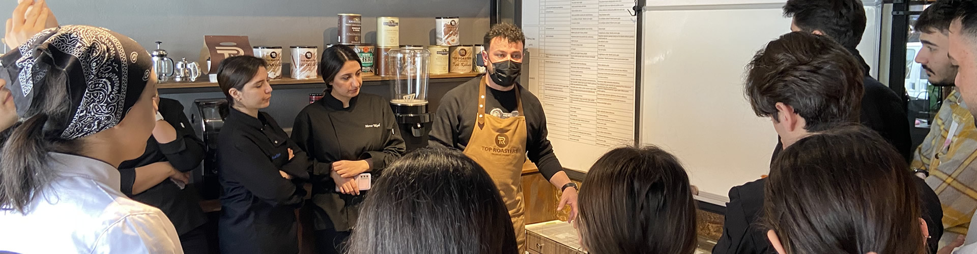 7 Nisan tarihinde düzenlenen etkinlikte MYO Aşçılık Programı öğrencilerimiz kahvenin tarladan fincana uzanan yolculuğuna şahit oldu.